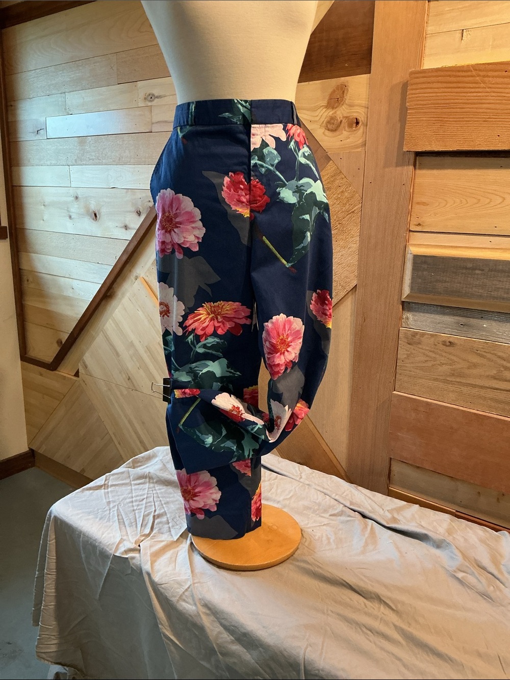 Banana Republic Floral Print Capris size 14